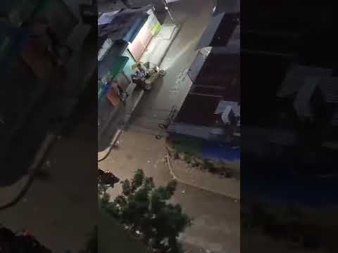 অক্ট্রয় মোড়ে মধ্যরাতে ভয়াবহ ছিনতাই! নারায়ণগঞ্জবাসীর নিরাপত্তা কি কেবলই কাগজে কলমে