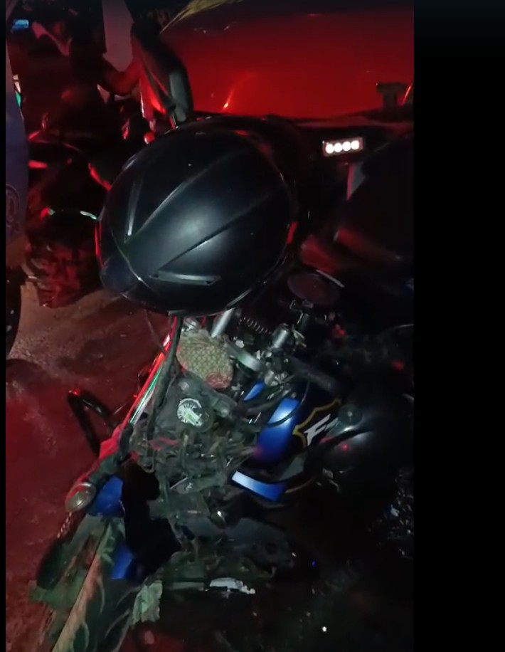 রাজধানীর উত্তরায় কাভার ভ্যান ও মটরসাইকেল দূর্ঘটনা