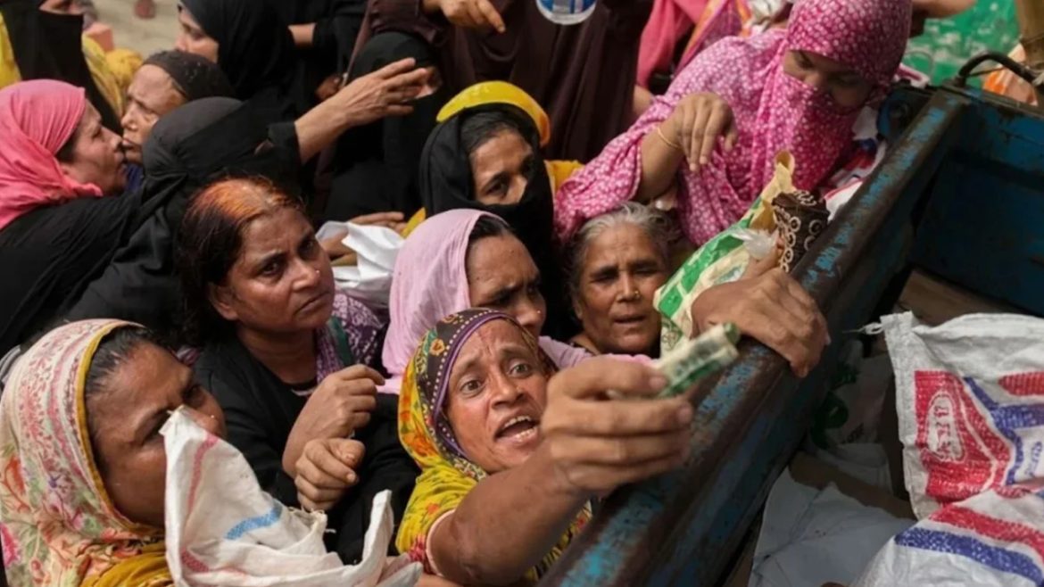 আয় দিয়ে সংসারের খরচ মেটাতে পারছে না দেশের প্রায় অর্ধেক পরিবার-বিবিএসের জরিপ